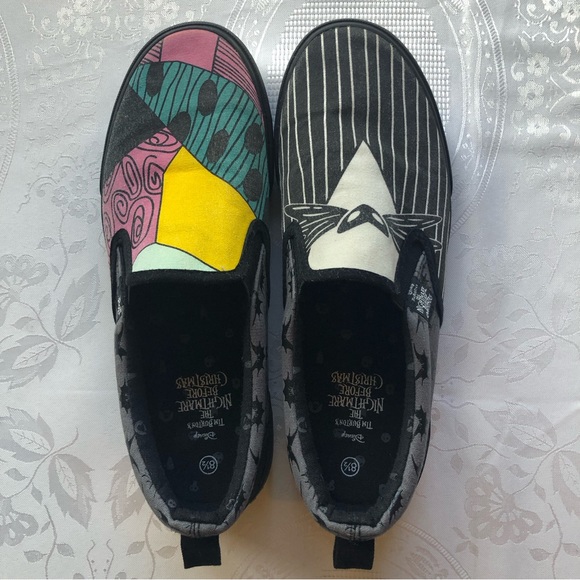 Disney Slip-On Canvas Shoes Men’s Size 8.5 Burton’s The Night Before Christmas - Picture 2 of 16